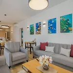 Modern Marko With Sea View Apartman