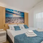 Modern Marko With Sea View Apartman Malinska