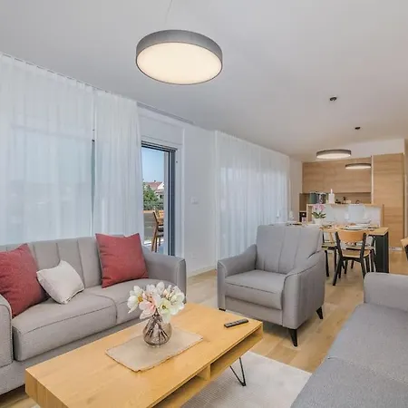 Modern Marko With Sea View Appartamento Malinska